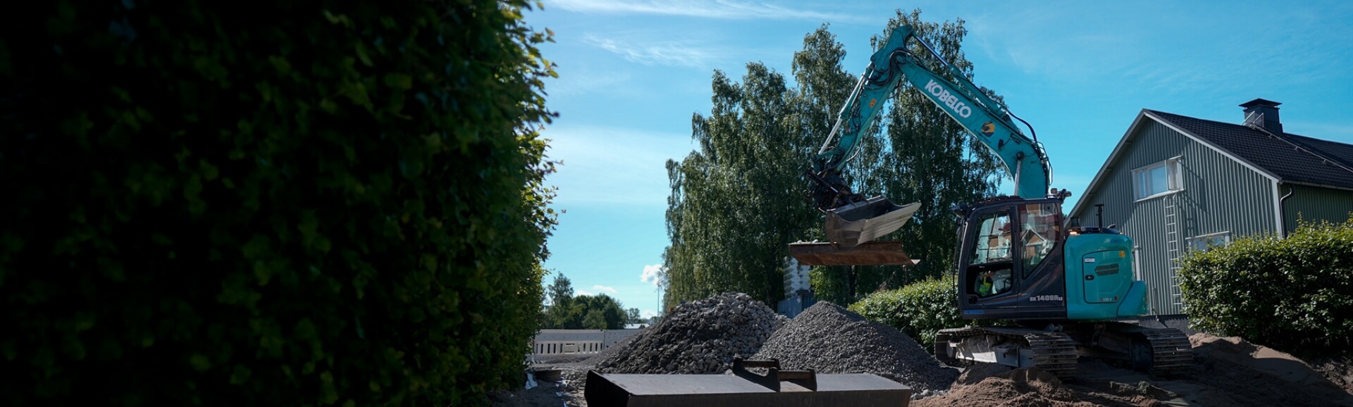 MONIPUOLINEN KALUSTO PORAUKSEEN JA MAANRAKENNUSTÖIHIN